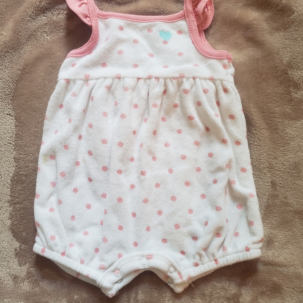 Any item from my closet with a🌹is 5 for $20! Brand new rompers. Newborn
